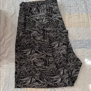 Ellos Monochrome Leaf Pattern Pants